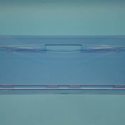 Fagyasztótérben lehajtható előlap